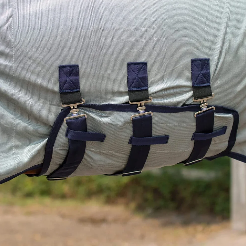 QHP – Manta antimoscas para caballo con sombrero y cuello, 3 cinturones en el viente y cierre frontal